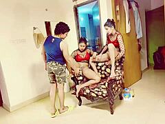 Uttaran20 με ένα desi σκληρό τρίο με φοιτητές κολεγίου