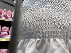 I ate a married latina woman in the outdoor market warehouse