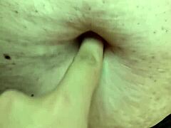 Exploring the navel of a beautiful latina milf amateur