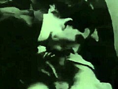 Mitt hemliga liv avslöjar vintagebondage med retrobundet hårig fitta och antik muff