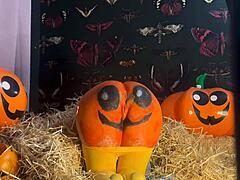 Teen whore gets double creampie in pumpkin patch