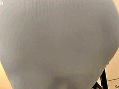 coroa without panties explodes with desire