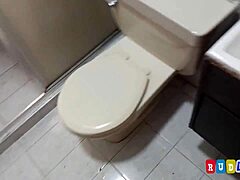 Teens Prohibidas Hermanastras Con Culos Enormes Y Casero Lujurioso!