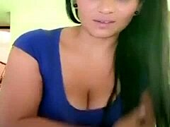 Colombian woman heats up the public outdoors with her curves.