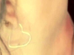 Married Woman Fills Pussy