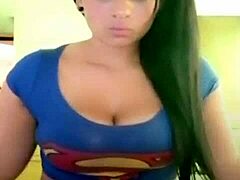 Colombian woman heats up the public outdoors with her curves.