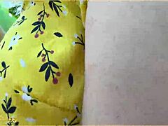 Moglie, esci senza reggiseno in quel vestito estivo carino con capelli biondi che stai da paura?