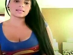 Colombian woman heats up the public outdoors with her curves.