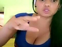 Colombian woman heats up the public outdoors with her curves.