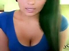 Colombian woman heats up the public outdoors with her curves.