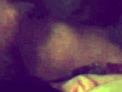 Mačeha gospodinja v spodnjem perilu jebana