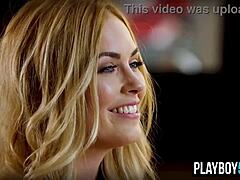 아름다운 큰 엉덩이 금발 베일리 레인, 완전 나체로 벗으며 유혹?