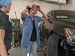 Кармен Лувана скачет на большом хуе на улице до мощных оргазмов