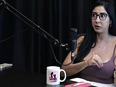 Hey, my live session leaked on Xvideos... I felt undervalued in marriage, gave tips for starters, but personal life stays repressed - Renatinha Melo.