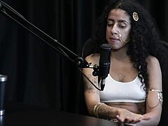 บิบิ ฮูรานี ชอบโดนควยสอดในบีดีเอสเอ็มกลางแจ้งกับคุยสกปรก