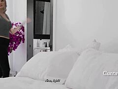 סופיה, קנזי וריבר חולקות הנאות לסביות אינטנסיביות עם אורגזמות ריסוס