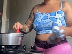 im crazy about showing my big pussy in public