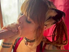 الكوسبلاير الجميلة تفرغ لعابها على زب سميك