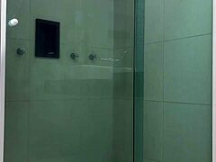 Novinho caught me on all fours in the bath, fucking my big ass