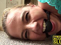 Горячий трах со связанной субмиссивной с кляпом