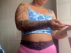 im crazy about showing my big pussy in public