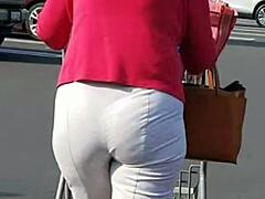 Мръсна баба капан с голям задник