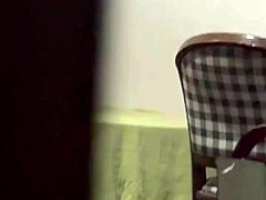 belinha houkuttelee opiskelijan kotiin cuckold kuvattu piilossa ruokakomerossa