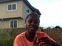 crazybitch continue folding clothes whiles twerking