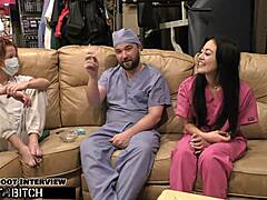 กลายเป็นพยาบาลขณะที่เบลร์ เซเลสต์ รู้สึกพ่นน้ำเงี่ยนจิซซ์คัสโซ่