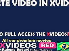 Amanda Souza records a special scene with fan Fabinho Costha