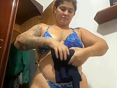 Exhibitionist Flashing Soaked And Crazy To Give Intense Show