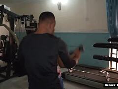 Gym instructor seduces 45-year-old client, fucks her pussy with BBC