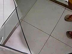 Hidden camera catches chubby stepmom taking dick 😏