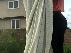 crazybitch continue folding clothes whiles twerking