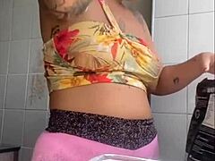 Showing my swollen pussy on live?