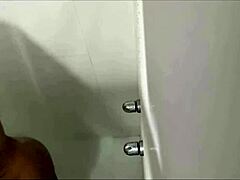 Ana Miller and Ktal flashing in the bath together 😍