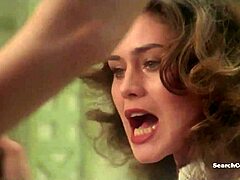 Corinne Clery, 1975 Filminde El İşi Yapar!