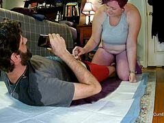 पैंटी वेटिंग पिस प्ले, लिजा पीज ऑन एंडी एंड प्लेज विद हिज डिक