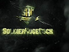 Ik neem haar mee naar huis en ze zuigt mijn grote lul voor betaling