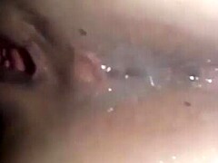 meu cu fechou ele forçou eu gozei gritando e me caguei