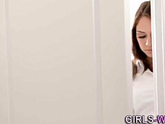 Milf lesbian babe tribbing in stockings