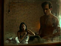 Look at this first time amateur teen close-up on Somos Netflix.