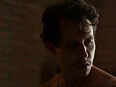 Look at this first time amateur teen close-up on Somos Netflix.