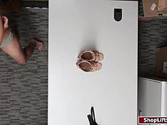 Azijska kradljivica u prodavnici jebana od LP policajca