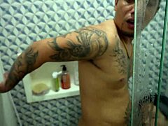 Bodybuilder Invites Young 18+ Brazilian For Bath, Licks And Fucks Her Pussy