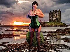 סבתא היילנדר מקרימפאית קוני איטרנל שרוצה לחיות לנצח