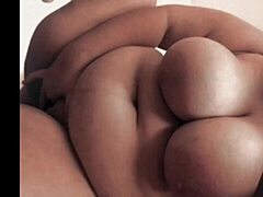 Chubby girl masturbates her big tits 😍