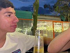 Una enorme verga me folla en la primera cita parte 1 - allisonsweet