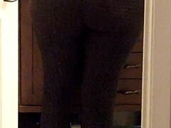 Wife In Leggings Shows Ass