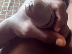 Kingtaiza moans while milking her BBC